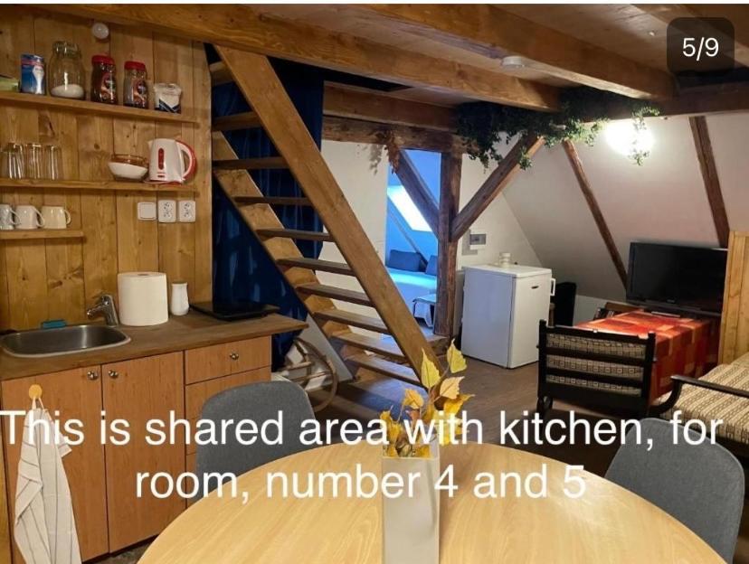 Unesco 14 Century Cesky Krumlov Room photo